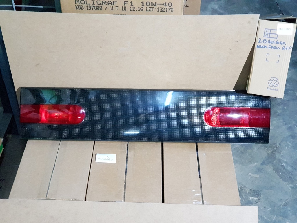 [IKMZ RN19-01-912] R19 Hb Arka Farlı Reflektör ( Arka Işık Bandı ) 7702127038