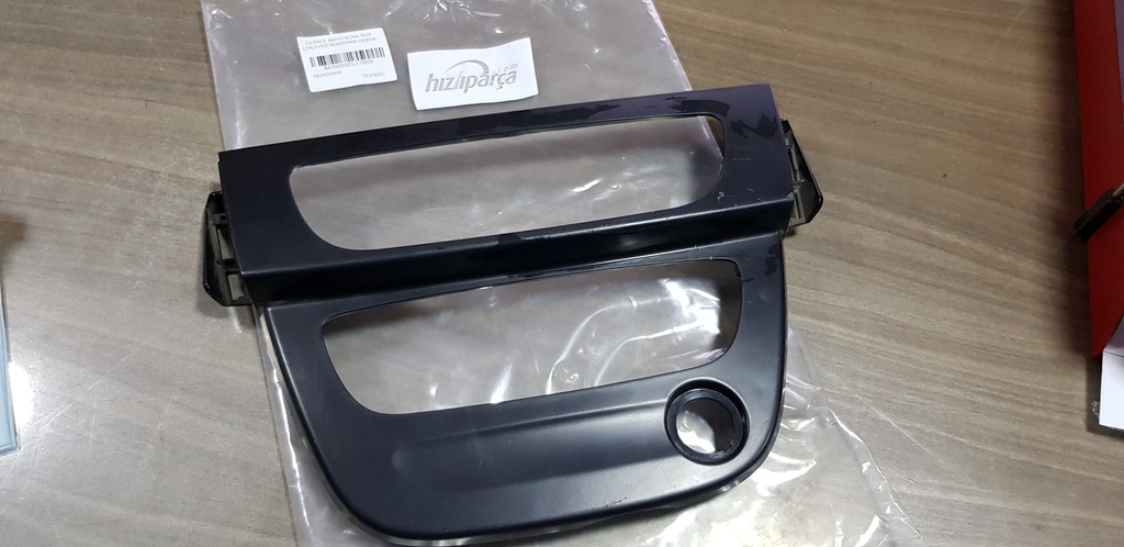 [682605490R] Fluence Radyo Klima Teyp Çerçevesi 682605490R ( Çıkma )