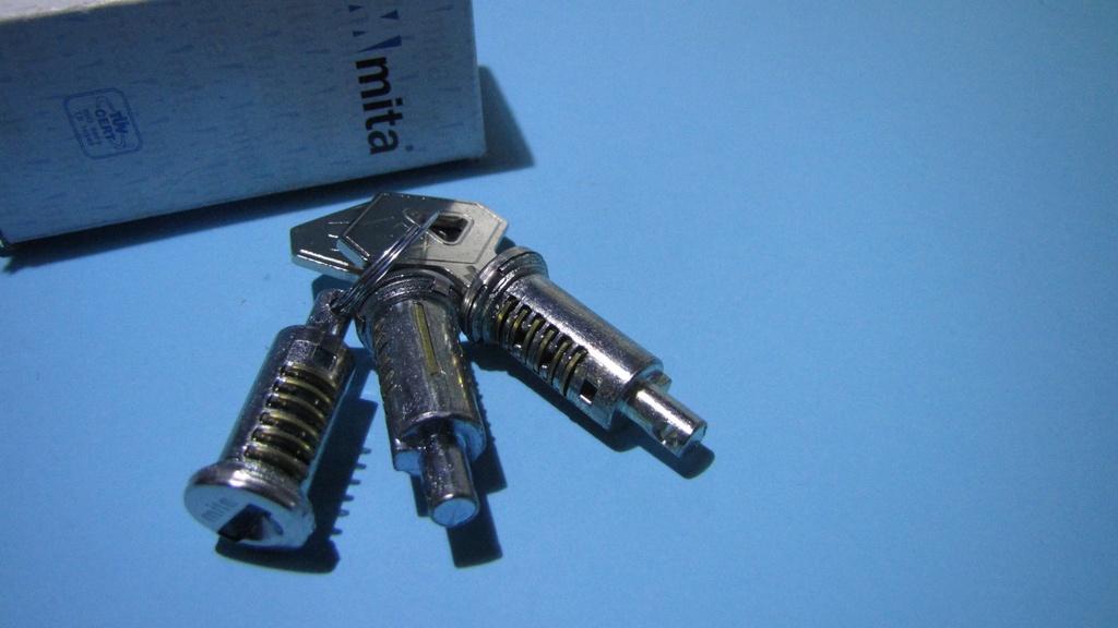 [MITA 02212021] R12 Üçlü Kapı Kilit Fişeği 7701348432