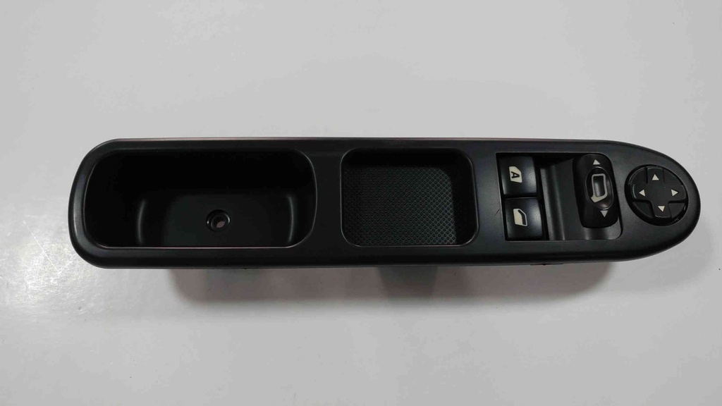 [MGA-31169] P307 P407 Cam Kaldırma Düğmesi Sol ( 2 Cam Otom)