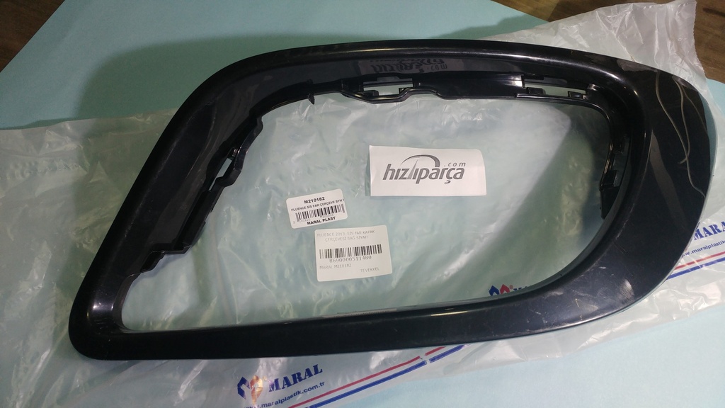 [MARAL M210182] Fluence 2013- Sis Far Kapak Çerçevesi Sağ Siyah 261520694R